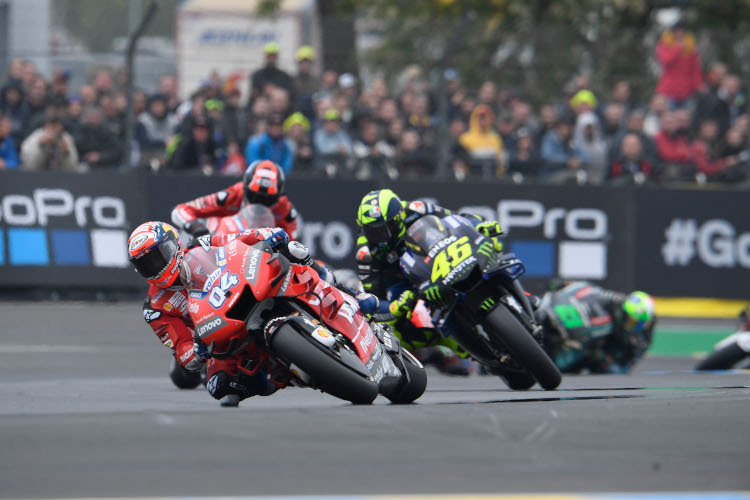 Andrea Dovizioso vor Valentino Rossi in Le Mans 2019