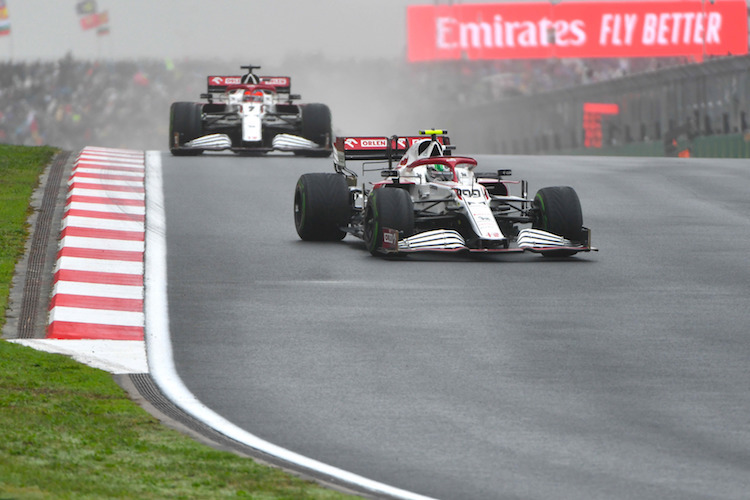 Antonio Giovinazzi vor Kimi Räikkönen