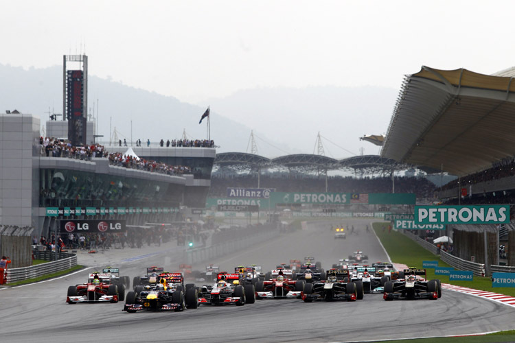 Der Start in Sepang: Vettel in Front