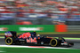 Carlos Sainz mit Acronis-Schriftzug auf seinem Wagen
