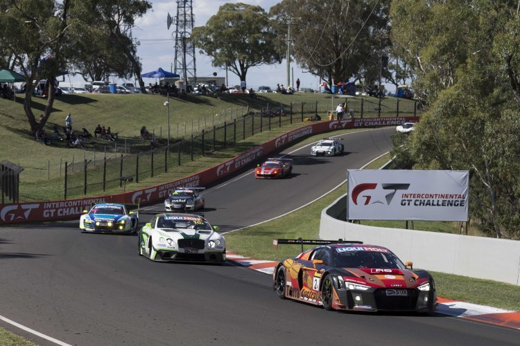 GT3-Renner vor der tollen Kulisse des Mount Panorama