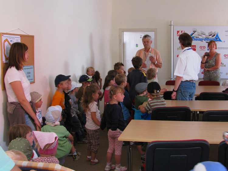 Der Kindergarten Oberböhmsdorf besucht die IDM.