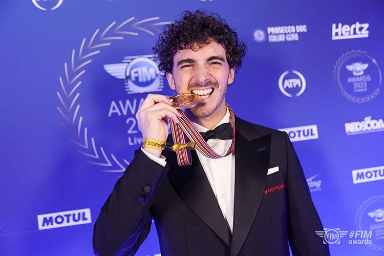 FIM Awards 2023 in Liverpool: Bagnaia mit der WM-Medaille