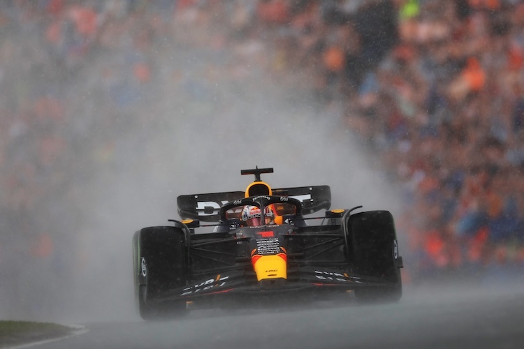 2023 fuhr Max Verstappen in Zandvoort bei Mischverhältnissen zum Sieg