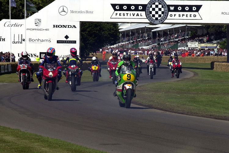 Motorrad-Parade beim Festival of Speed in Goodwood