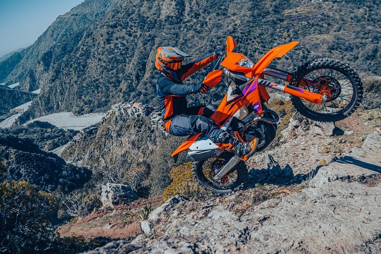 KTM Deutschland: Prämien und Rabatte für erfolgreiche Fahrer in deutschen Enduro-Meisterschaften