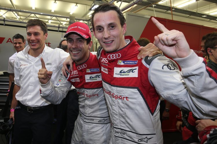 Sieger beim 6h-Rennen in Bahrain: Die Audi-Piloten Loïc Duval, Lucas di Grassi und Oliver Jarvis (v.li.)