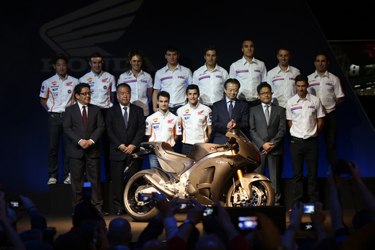 Die offizielle Präsentation des HRC-Teams mit Gautier Paulin und Evgeny Bobryshev auf der Messe EICMA