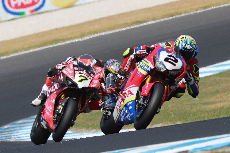 Chaz Davies (Ducati) und Leon Camier (Honda)