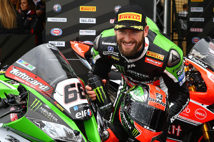 Tom Sykes steht wieder ganz oben – natürlich in Donington Park