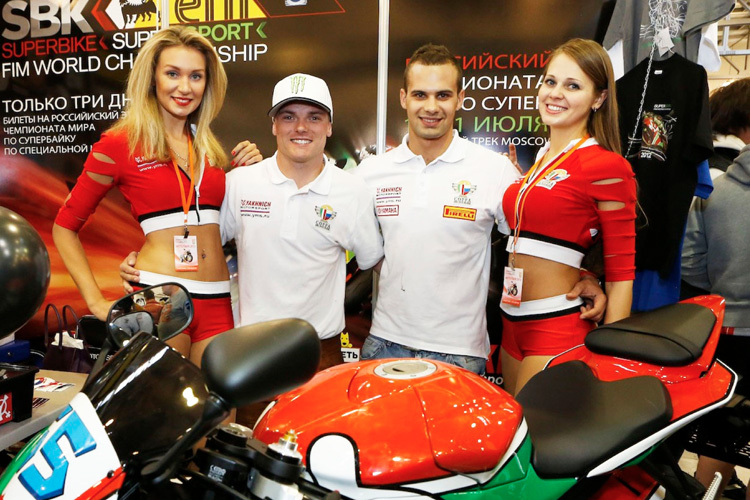 Sam Lowes (2.v.l.) wird 2014 Superbike-WM fahren
