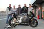 Jesko Raffin mit der Kalex-Truppe beim Valencia-Test im Februar