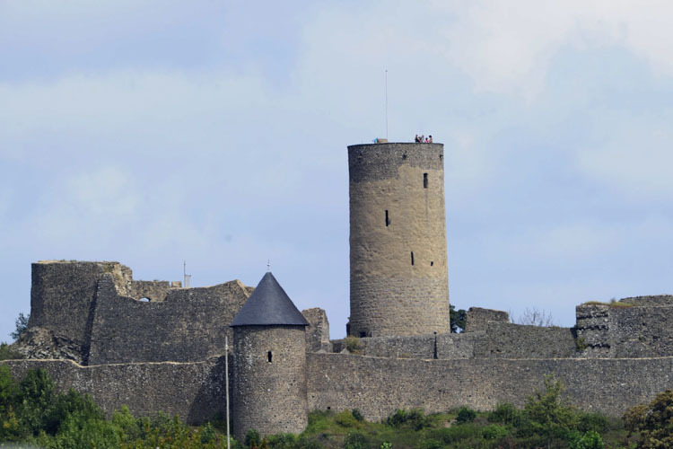 Freier Blick auf die Nürburg