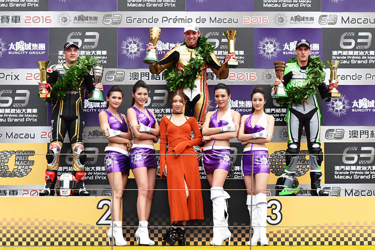 Macau GP 2016: Michael Rutter, Peter Hickman, Martin Jessopp (vlnr.)