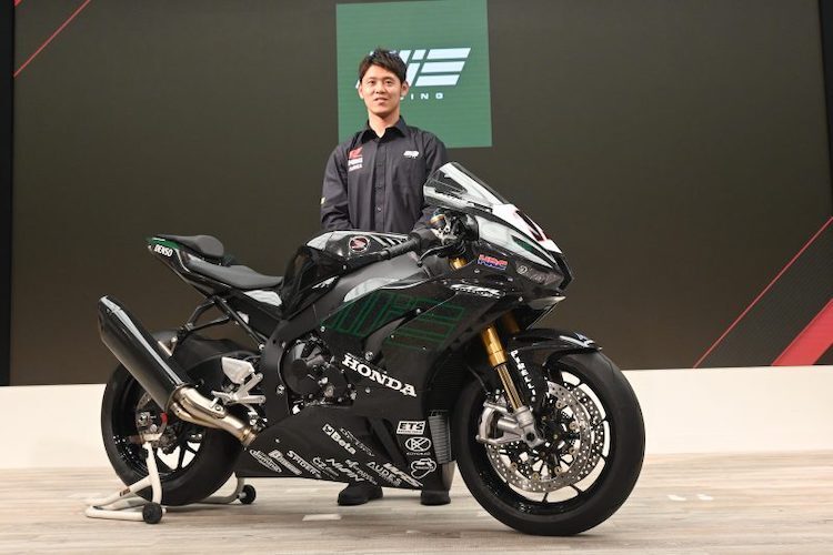 Takumi Takahashi mit seiner neuen Honda Fireblade
