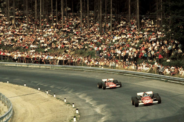 Jacky Ickx vor Clay Regazzoni auf dem Österreichring 1970