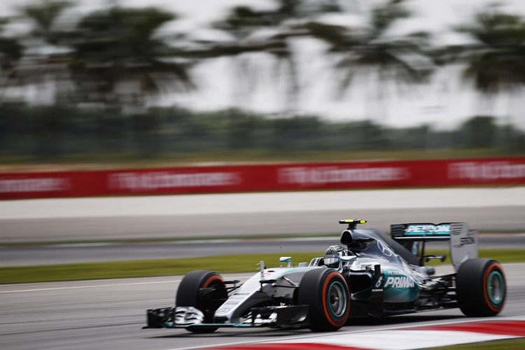Nico Rosberg drehte mit 1:39,690 min die schnellste Runde im dritten freien Training von Malaysia