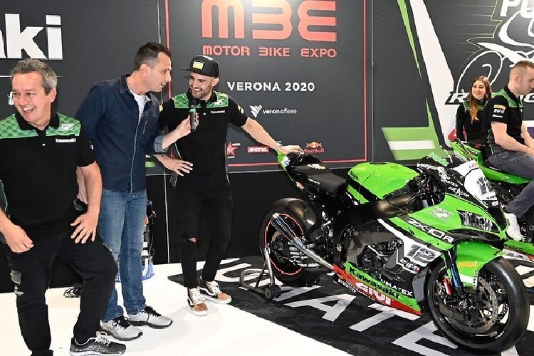 Xavi Fores bei der Teampräsentation von Puccetti Kawasaki