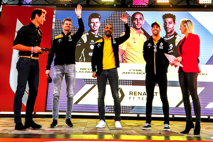 Mark Webber (links) mit Nico Hülkenberg, Cyril Abiteboul und Daniel Ricciardo in Melbourne