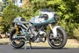 Sieht aus wie eine Grünrahmen-SS aus den 1970ern, ist aber die modernisierte Vee Two Imola Evo von 2017