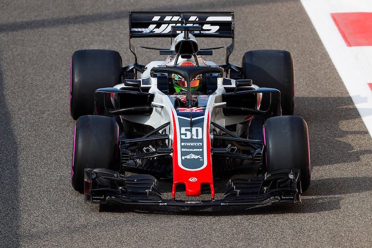 Der junge Westschweizer Louis Delétraz sitzt heute in Abu Dhabi im Haas-Renner