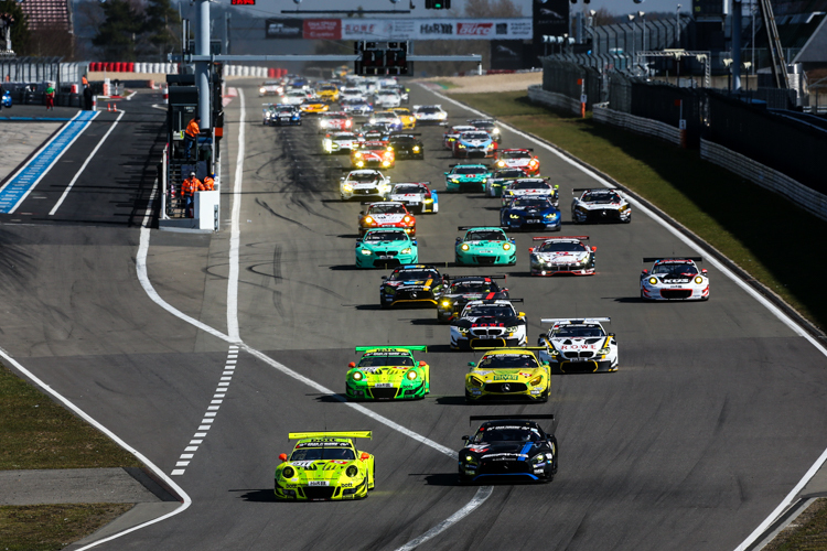 Den Sieg beim 24h-Rennen Nürburgring-Nordschleife wird sich vermutlich einer der deutschen GT3-Bauer holen