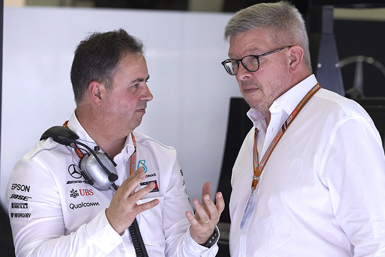 Ross Brawn (rechts) mit Mercedes-Sportdirektor Ron Meadows
