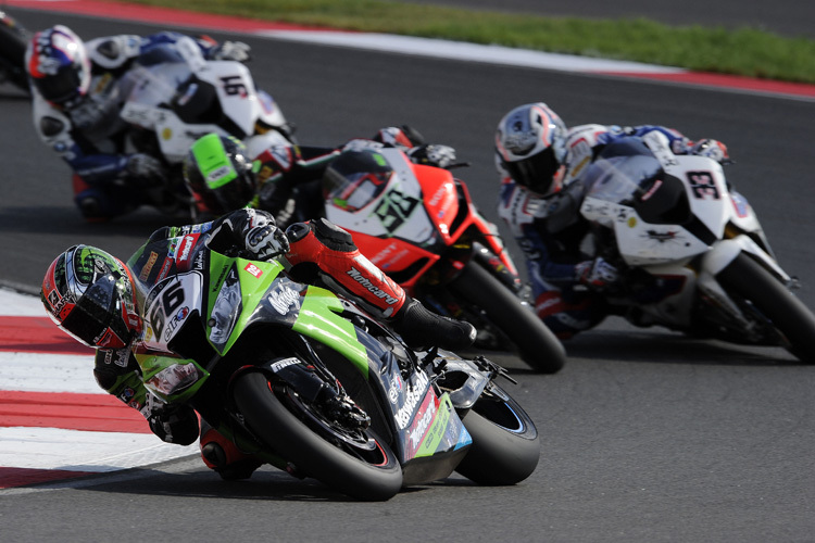 Tom Sykes vor WM-Leader Marco Melandri