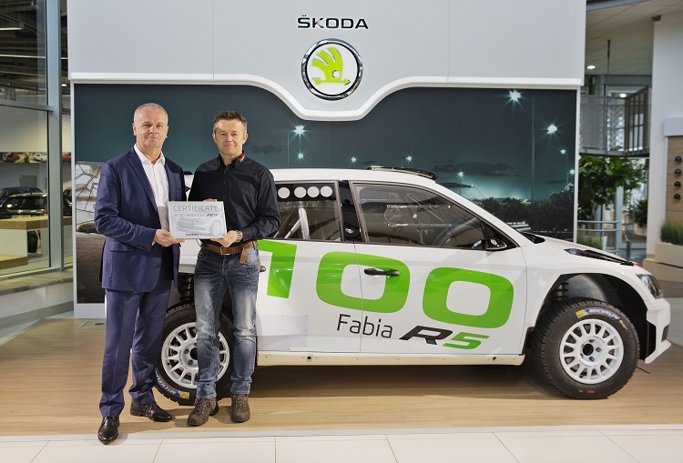 Die Übergabe des 100. Skoda Fabia R5 an Eric Wevers