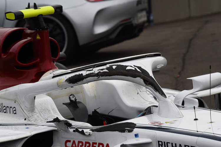 Reifenspuren auf Charles Leclercs Halo nach dem Startcrash im Belgien-GP 2018