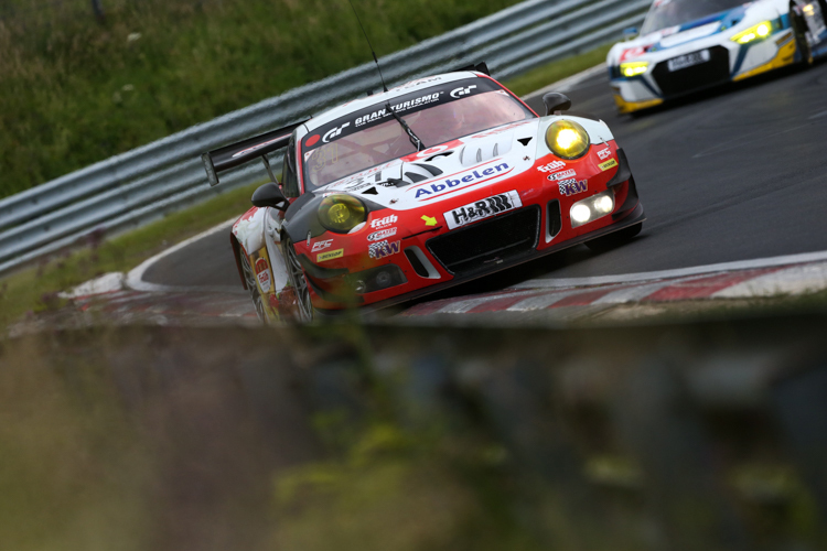 VLN-Sieg für Laser und Arnold im Frikadelli-Porsche