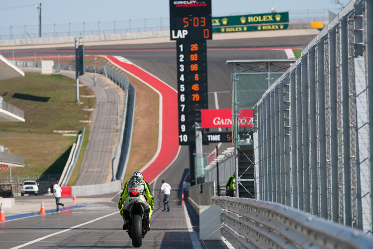 COTA: Rossi beim Ausfahrt aus der Box