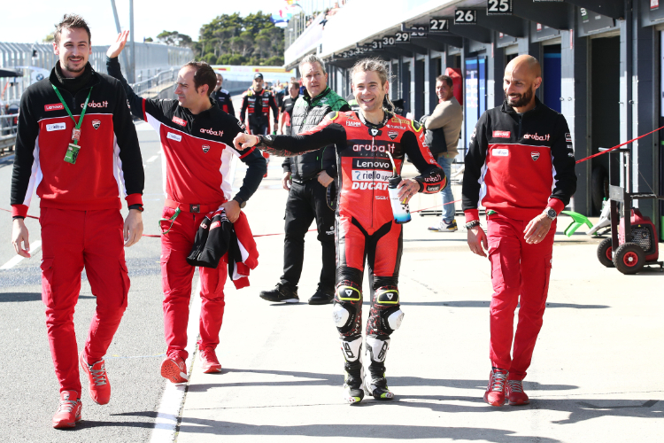 Alvaro Bautista und seine Crew hatten gut lachen