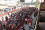 Die Fans beim Pit Lane Walk, hier in Barcelona