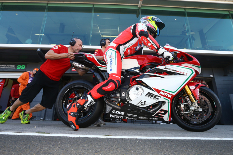 Leon Camier hält für MV Agusta bei den Superbikes die Fahne hoch