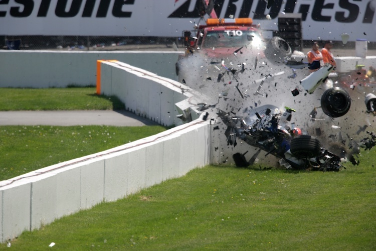 Robert Kubicas Sauber-BMW löste sich bei seinem Montreal-Crash von 2007 in seine Bestandteile auf  