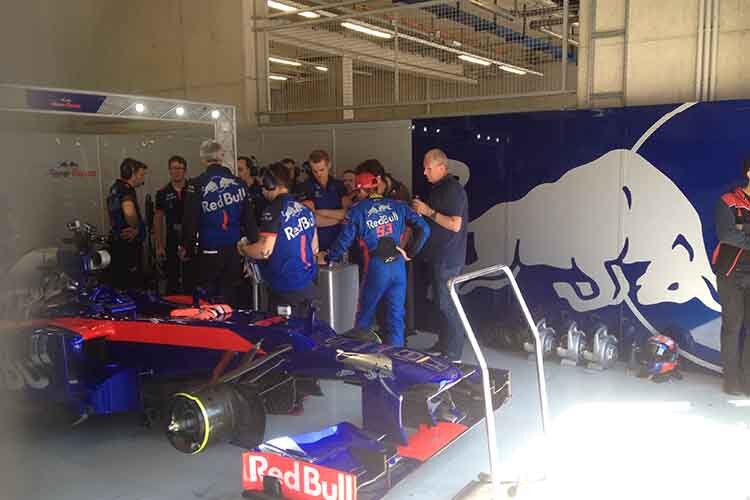 Marc Márquez in der Box von Toro Rosso