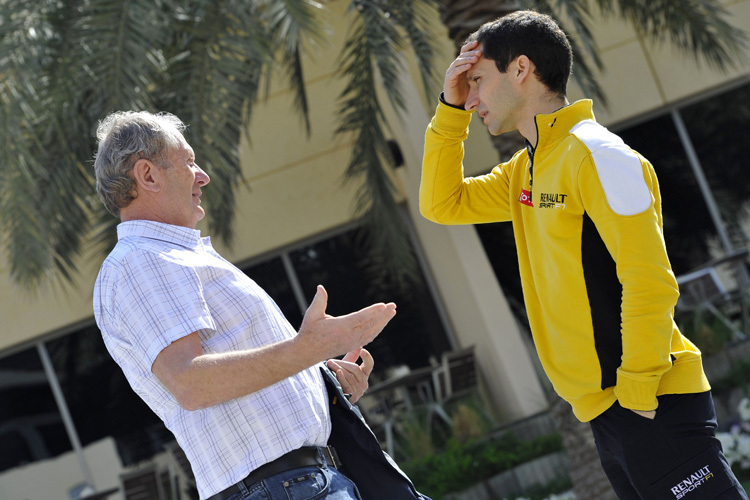 Red-Bull-Motorsportchef Dr. Helmut Marko und Renault-Ingenieur Rémi Taffin