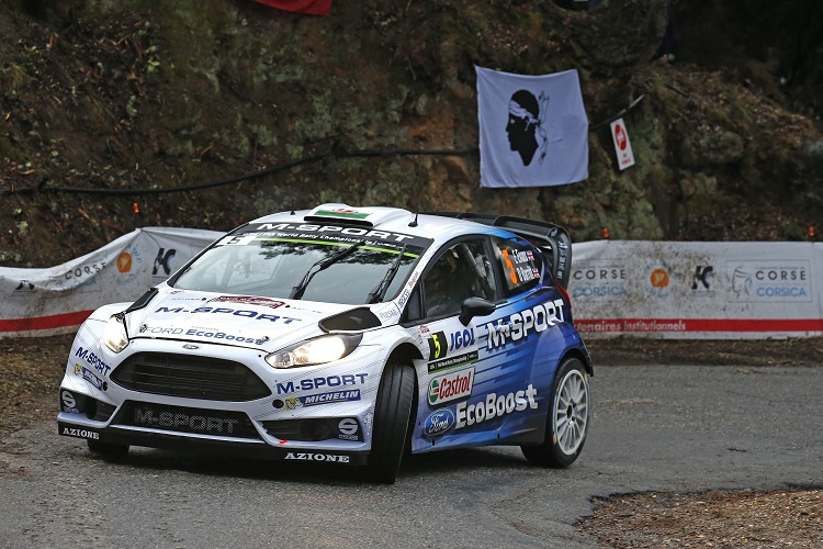 Leader Elfyn Evans wird von Jari-Matti Latv ala gejagt