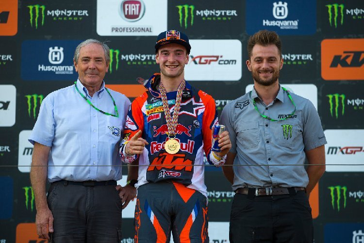 Jeffrey Herlings erhielt in Imola seine Weltmeister-Medaille 