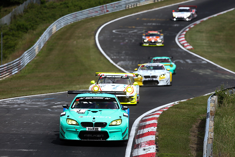 Jörg Müller und Stef Dusseldorp holten für Falken Motorsport endlich den ersten VLN Gesamtsieg