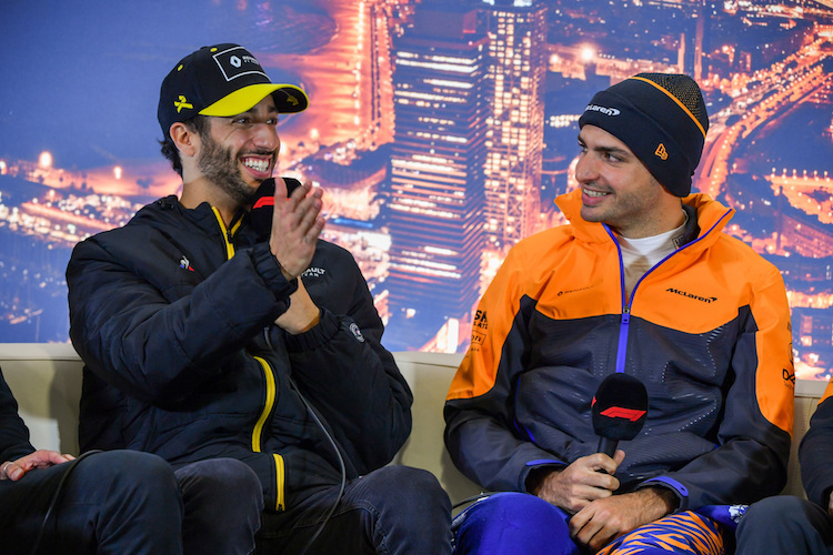 Sainz (rechts) mit Daniel Ricciardo