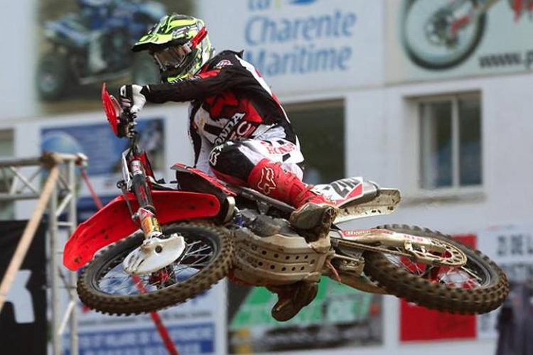 Tim Gajser gewinnt den ersten Lauf von Matterley Basin