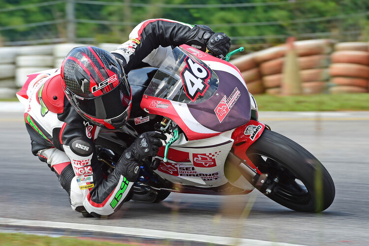 Zusammen mit Fahern wie Miller, Öttl und Schrötter fuhr Grünwald in Sepang mit Minibikes