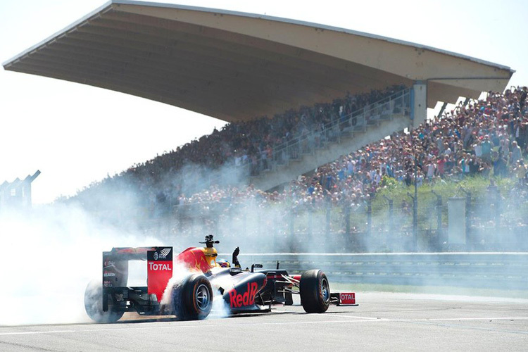 Max Verstappen lässt es auch 2017 in Zandvoort krachen