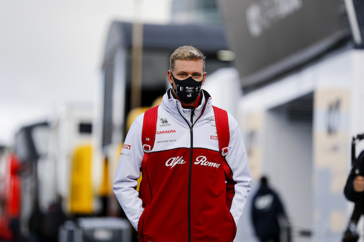 Mick Schumacher in Oktober 2020 in Alfa Romeo-Farben