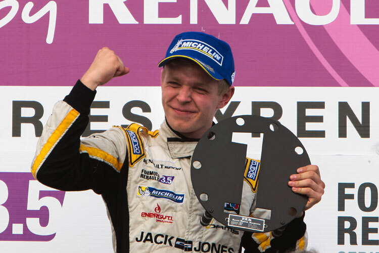 Kevin Magnussen ist der neue Formel Renault 3.5 Meister