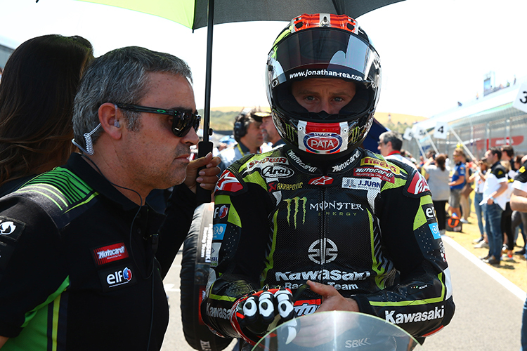 Pere Riba (li.) mit Jonathan Rea