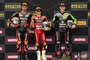 Auf dem Podium ist Alvaro Bautista immer der kleinste Fahrer