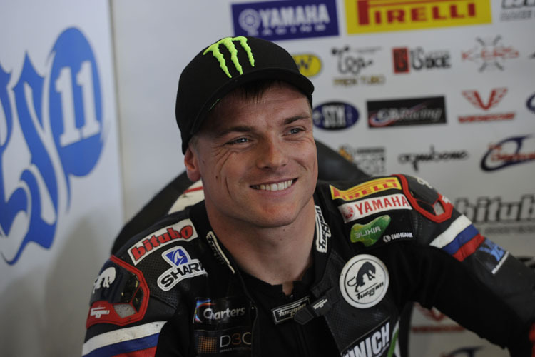 Sam Lowes kann sich über ein perfektes Wochenende auf dem Nürburgring freuen